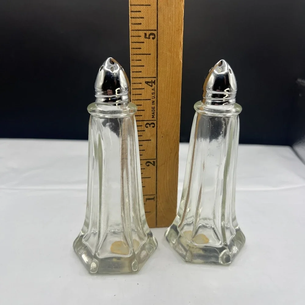 Vintage Reiner Products Clear Glass Salt and Pepper Shakers 4.5 Inch Set